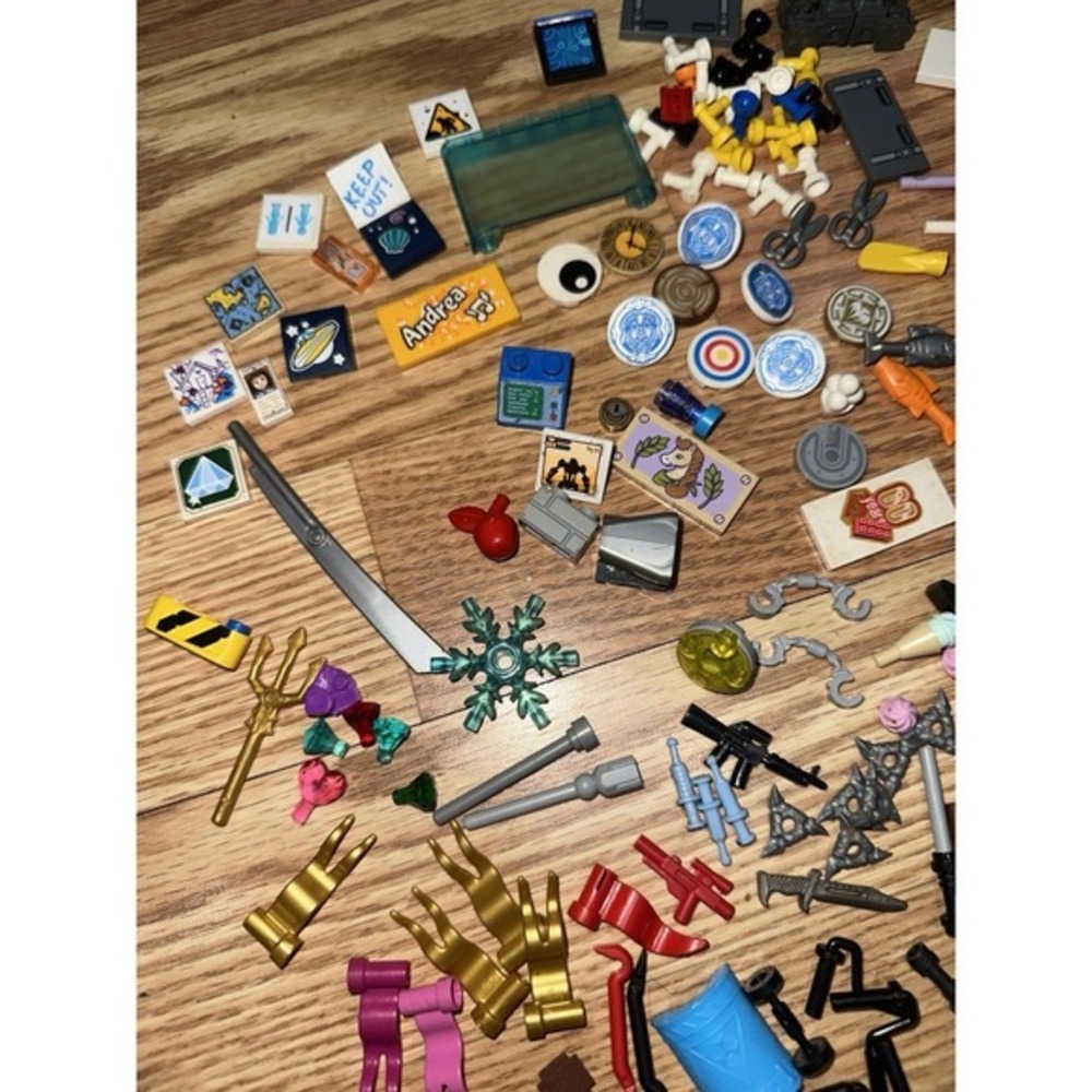 Lego Minifigures, Accessories, Weapons, Tools, Star wars, ETC READ - Picture 4 of 9